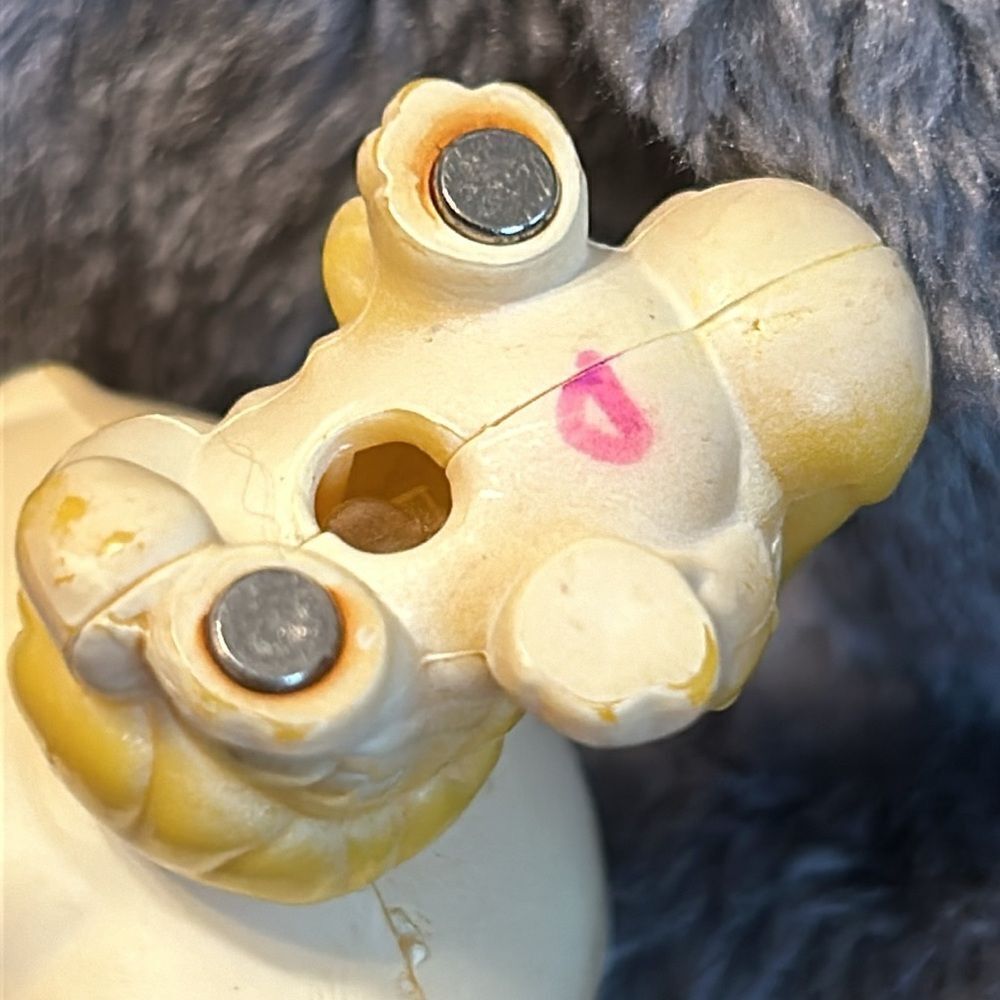 Littlest Pet Shop First Generation Yellow Cat Motion Tongue - Picture 8 of 8